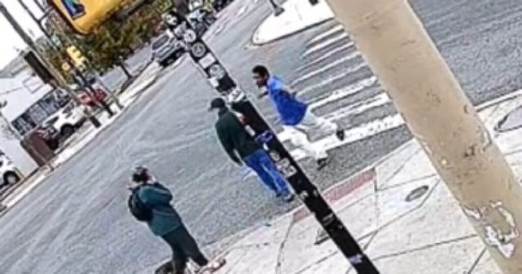 Thug Launches Unprovoked Attack on Man in Broad Daylight on Streets of Philly – Bursts Out Laughing as He Walks Away (VIDEO) * The Gateway Pundit * by Cullen Linebarger