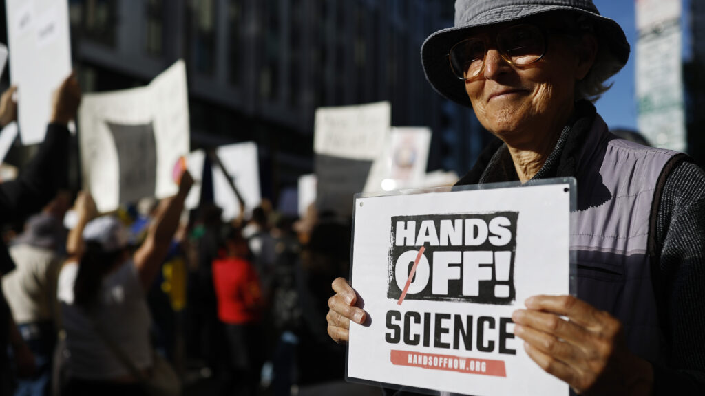 U.S. trust in science, vaccines higher than in other nations, survey shows U.S. trust in science, vaccines higher than in other nations, survey shows